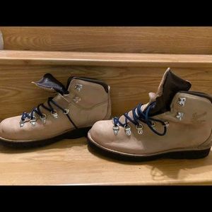 Danner Mountain Pass Light Boots, Men’s Size 10.